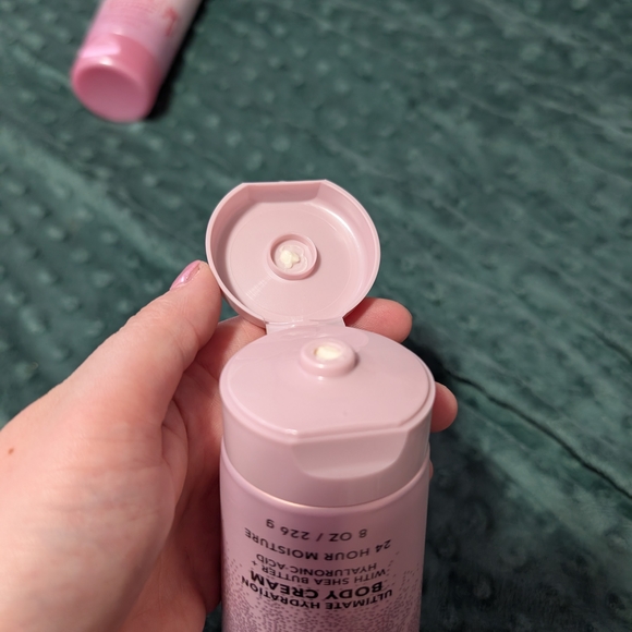 Pink Body Cream - Picture 3 of 3